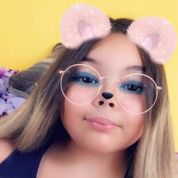 Meet your Posher, Ava - Picture 1 of 1